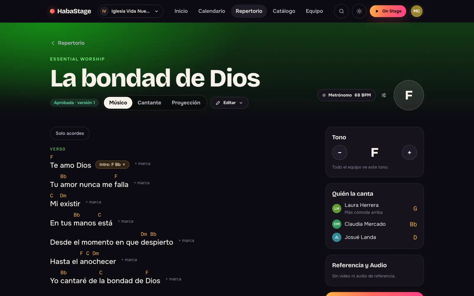 Una canción en HabaStage con sus acordes y, al costado, quién la canta y en qué tono